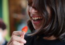 Aprendendo a associar sabores e nutrientes, em inglês e em português